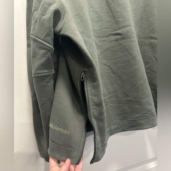 Lululemon Relaxed-fit Crew-neck sweatshirt in Palm Deco green.  Size Large EUC - Picture 7 of 7